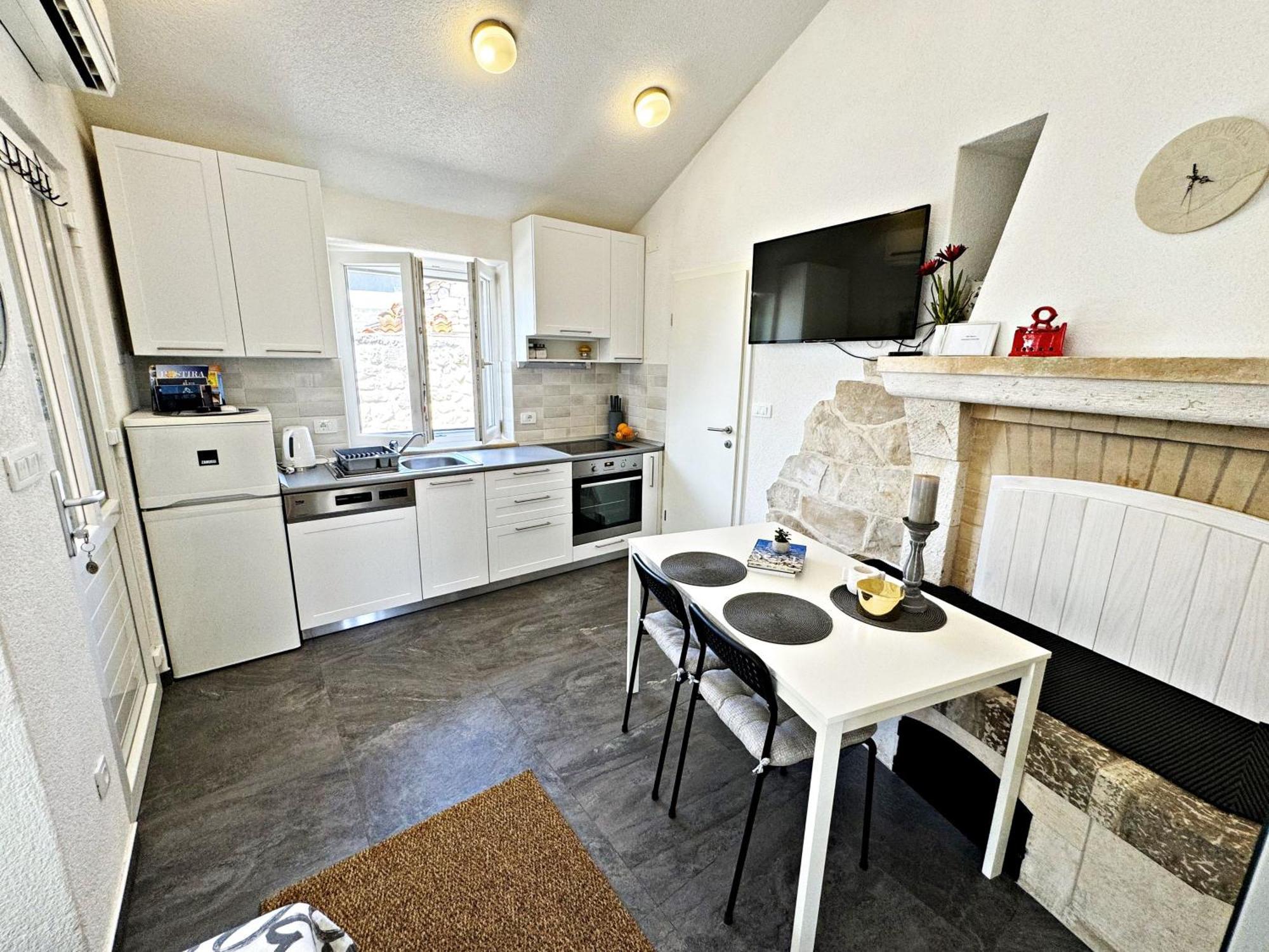Studio Apartment Matoni พอสติรา ภายนอก รูปภาพ